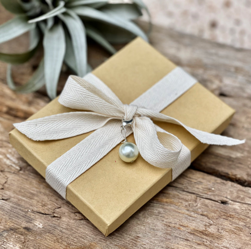 Coastal Shell and Pearl Classic Earring